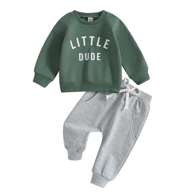 Babyset jongens | Zachte katoenen blend | Comfortabele jongensoutfit | Sweatshirt en broek | Trendy print