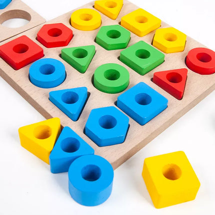 Woodn | Educatief Spel voor Kinderen | Trains Hand-oog Coördinatie | Geometrische Vormen | Inclusief Blokken en Kaarten | Ondersteunt Cognitieve Ontwikkeling | Twee Spelers | Houten Speelgoed
