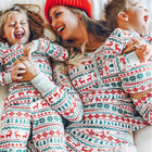 Matchende Kerstpyjama's | Gezinset Pyjama's | Comfortabele Nachtkleding | Blazende Katoenen Stoffen | Makkelijk Wasbaar | Unisex Ontwerp voor Gehele Familie | Beschikbaar in Alle Maten | Kerstthema Toppers