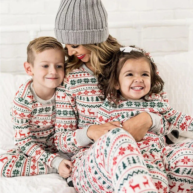 Matchende Kerstpyjama's | Gezinset Pyjama's | Comfortabele Nachtkleding | Blazende Katoenen Stoffen | Makkelijk Wasbaar | Unisex Ontwerp voor Gehele Familie | Beschikbaar in Alle Maten | Kerstthema Toppers