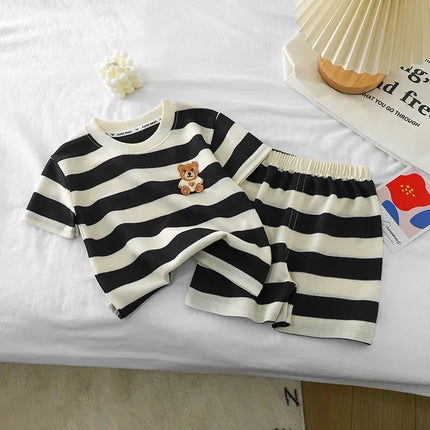 Baby Bomuldskleding Set | Streepjesset T-shirt & Shorts | Comfort & Bewegingsvrijheid | Luchtig & Zacht | Voor Actieve Dagen | Makkelijk Wasbaar
