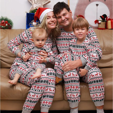 Matchende Kerstpyjama's | Gezinset Pyjama's | Comfortabele Nachtkleding | Blazende Katoenen Stoffen | Makkelijk Wasbaar | Unisex Ontwerp voor Gehele Familie | Beschikbaar in Alle Maten | Kerstthema Toppers