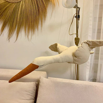 Pluchen Decoratieve Sier Swaan Kinderkamer | Kinderkamerdecoratie | Wandbevestiging | 60x40 cm | Veilig En Zacht | Handgemaakt | Neutrale Kleuren | Geschikt Voor Moderne Kinderkamers