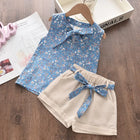 Blumig Peuterset | Bloemenblouse & Klassieke Broek | Zachte Katoen & Duurzaam Polyester | Comfortabel & Verstelbaar | Geschikt voor Spelen & Familiebezoek | Modieus Kinderkleding | Gemakkelijk te Combineren