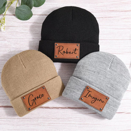 Mini Fashion Beanie | Muts Met Eigen Tekst | Unisex | Personaliseerbaar | Kinderen & Volwassenen | Warm & Zacht | Katoen & Acryl | Vegansk Leren Label | Verschillende Maten