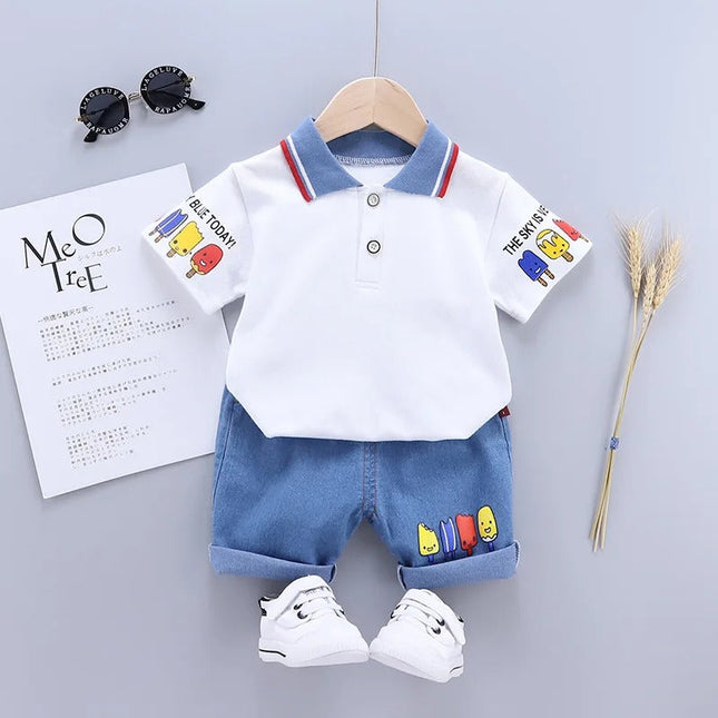 Jongens Zomerset | Blauw Polo T-shirt en Broek | Katoen | Ademend en Comfortabel | Cartoonprint | Geschikt voor Speelplezier en Dagelijkse Uitstapjes | Eenvoudige Verzorging en Aan- en Uittrekken